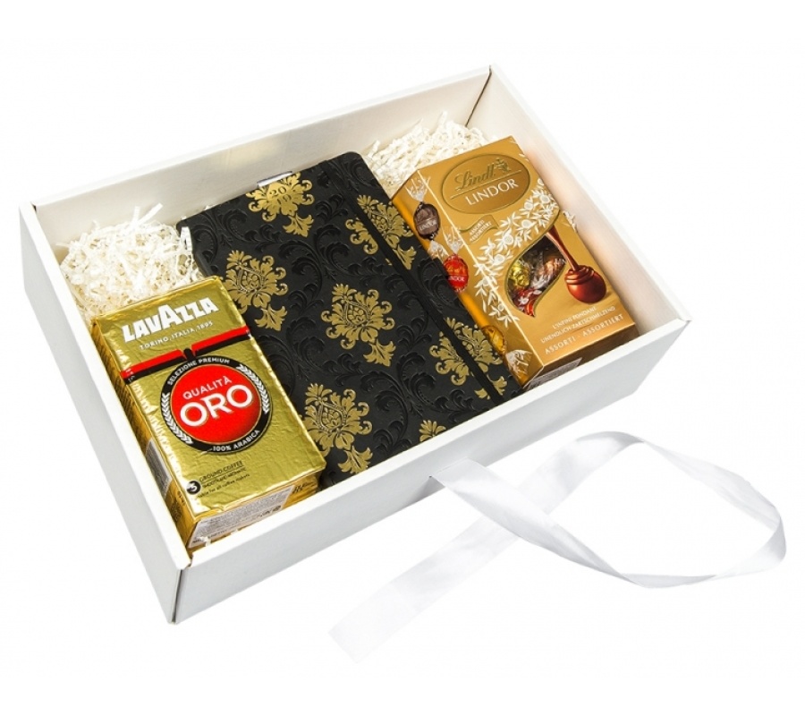 Набор подарочный: кофе Lavazza 250 г., блокнот Baroque Gold и конфеты Lindor 200 г.Набор подарочный: кофе Lavazza 250 г., блокнот Baroque Gold и конфеты Lindor 200 г.